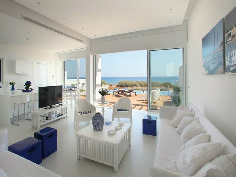 Protaras Seafront Villa Eponine