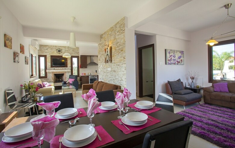 Villa Grecos Grove