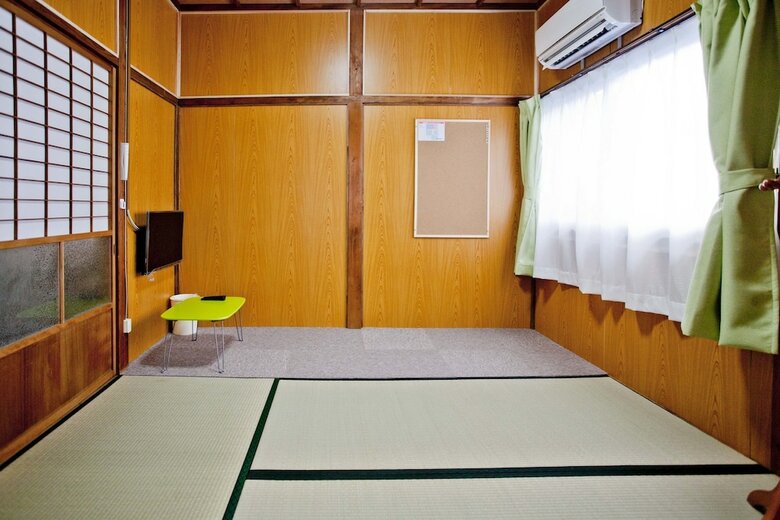 Hostal Dormitory Sandanya Guesthouse