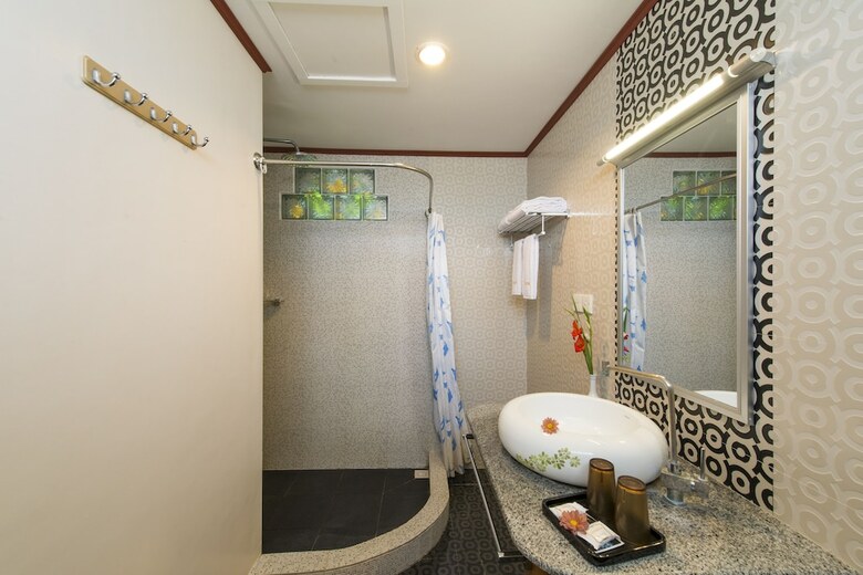 Thurizza Hotel
