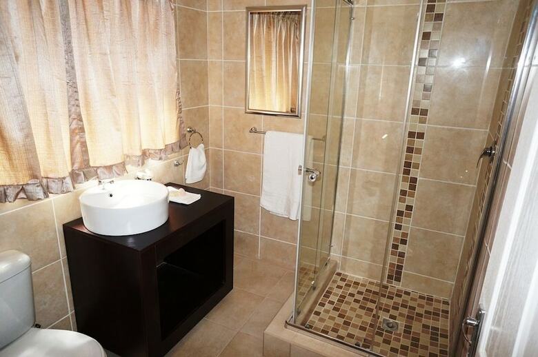 Hotel Mc Kala Guest House