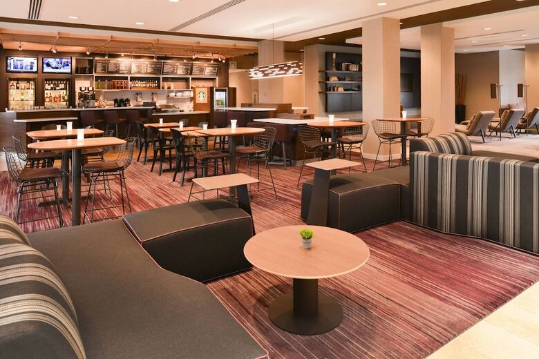 Hotel Courtyard By Marriott Toledo North