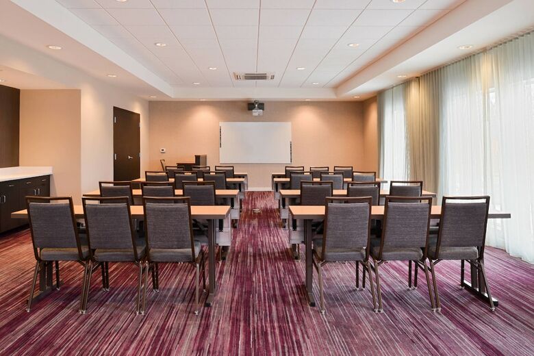 Hotel Courtyard By Marriott Toledo North