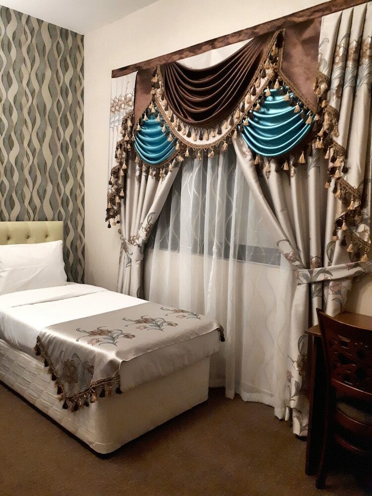 Royal Garden Hotel