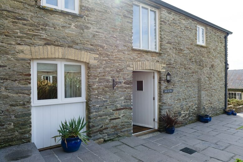 Degembris Cottages