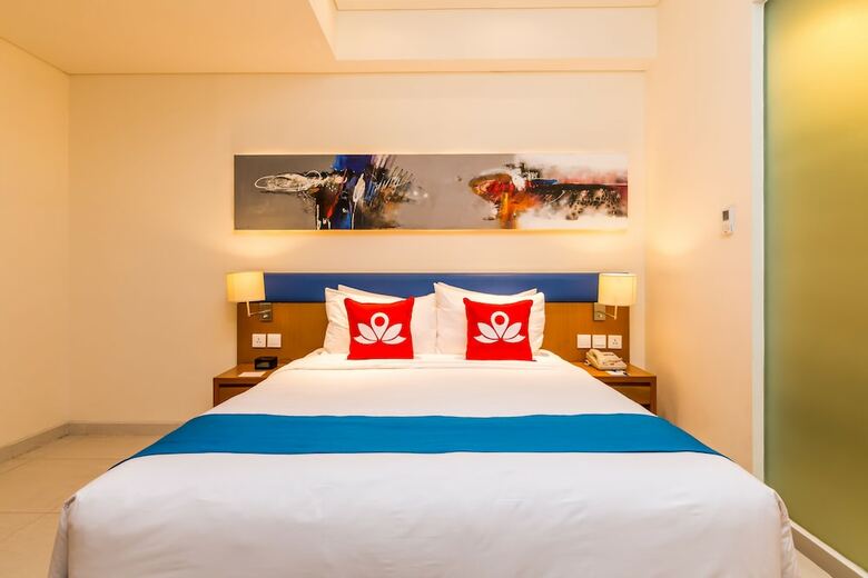 Hotel Zen Rooms Kuta Square Mall