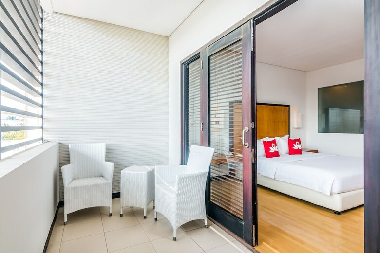 Hotel Zen Rooms Kuta Beach Poppies Lane