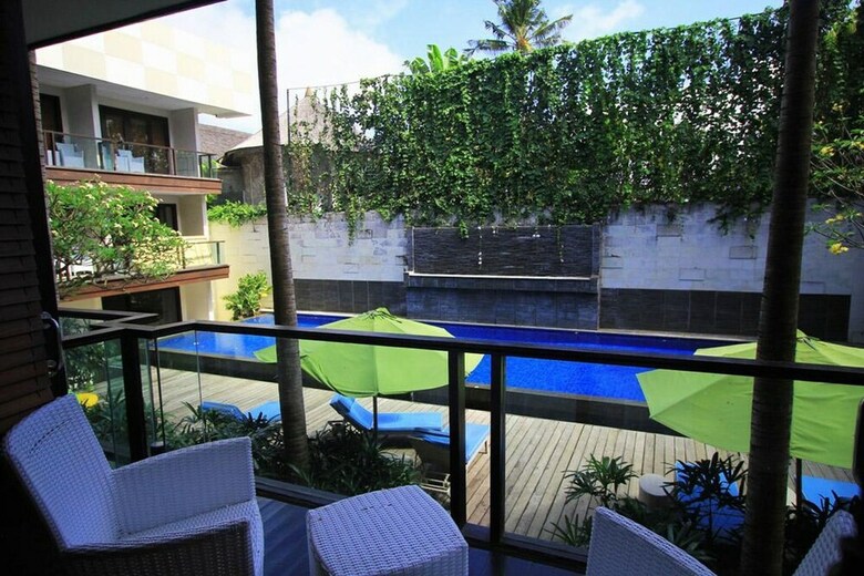 Hotel Zen Rooms Kuta Beach Poppies Lane