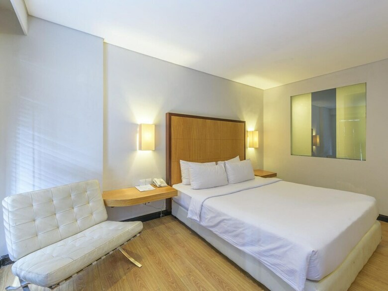 Hotel Zen Rooms Kuta Beach Poppies Lane