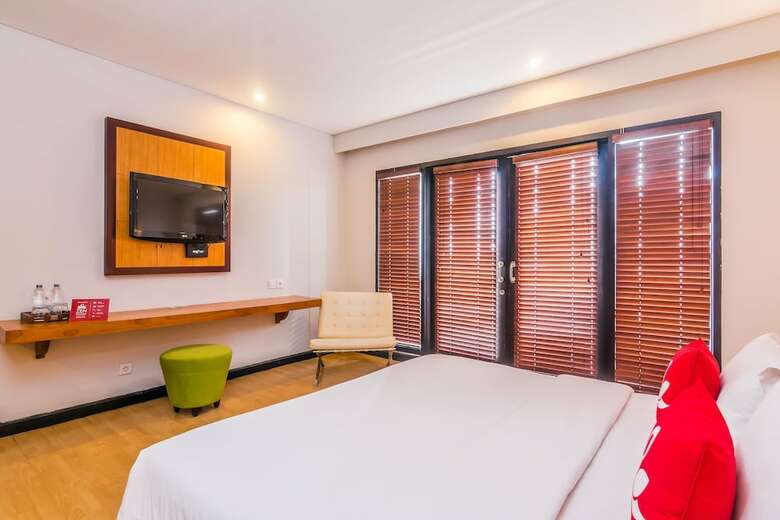 Hotel Zen Rooms Kuta Beach Poppies Lane