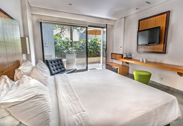 Hotel Zen Rooms Kuta Beach Poppies Lane