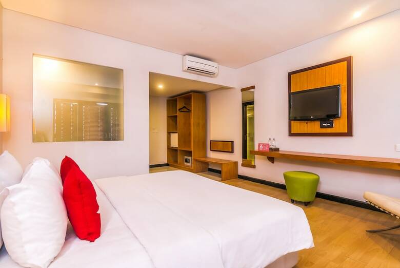 Hotel Zen Rooms Kuta Beach Poppies Lane