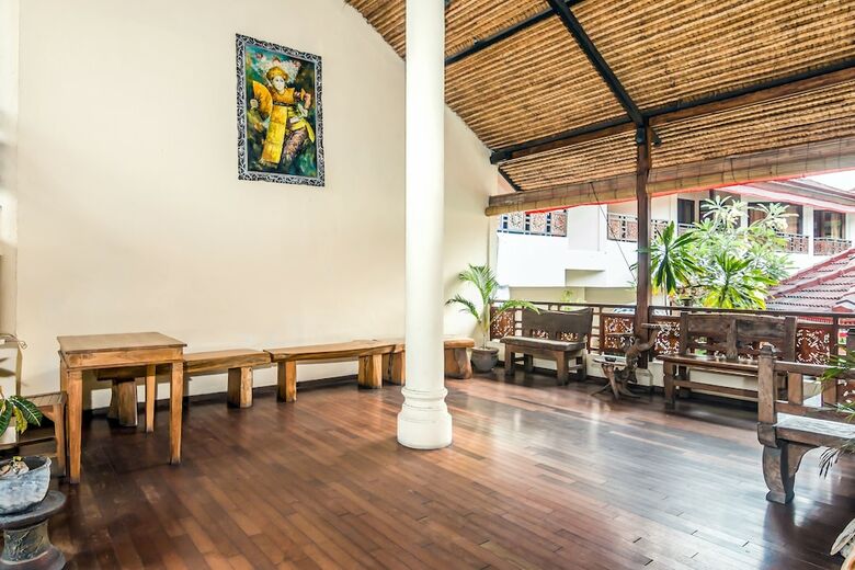 Hotel Zen Rooms Kuta Flora