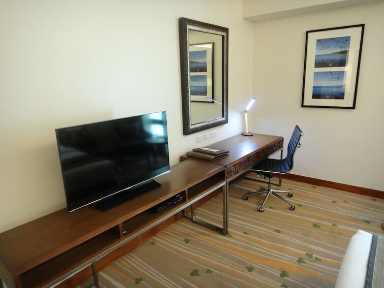 Best Western Plus The Ivywall Hotel