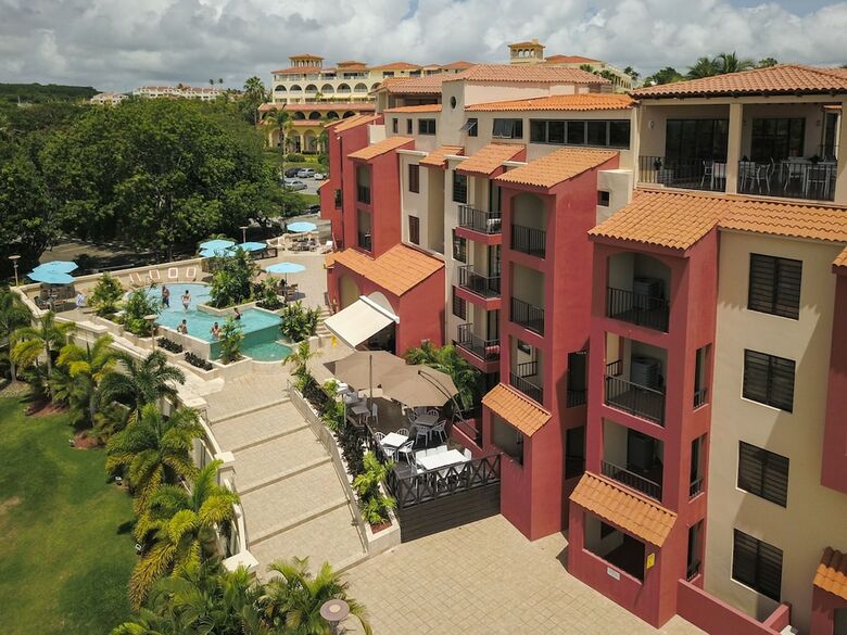 Hotel The Plaza Suites
