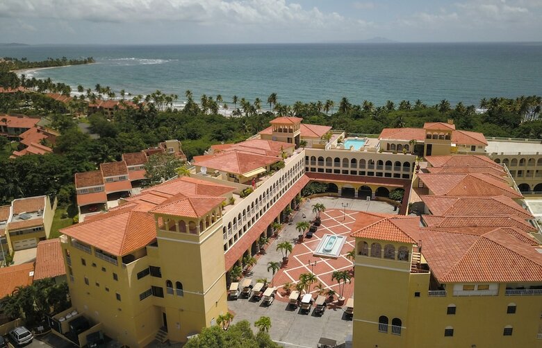 Hotel The Plaza Suites