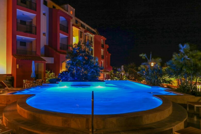 Hotel The Plaza Suites