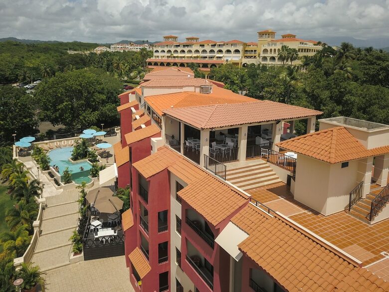 Hotel The Plaza Suites