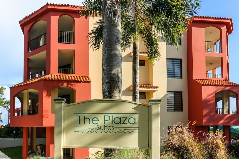 Hotel The Plaza Suites