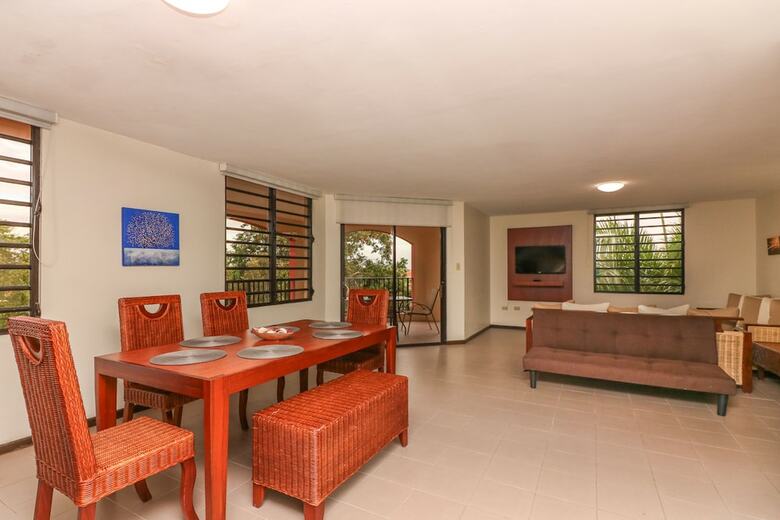 Hotel The Plaza Suites