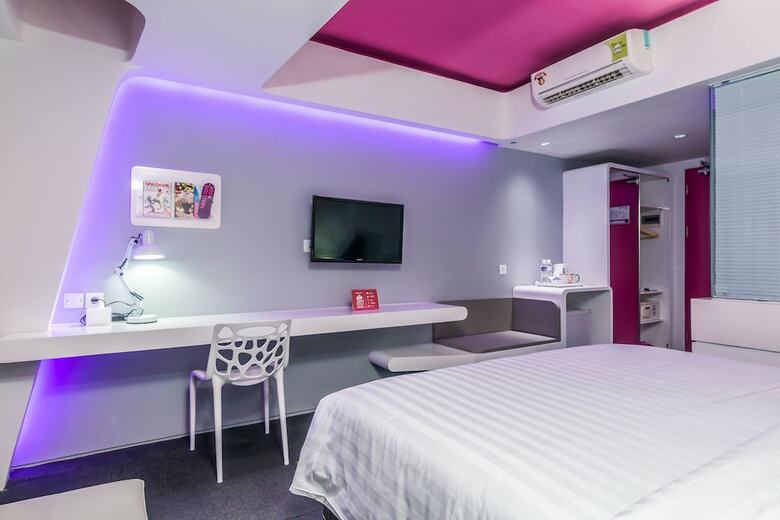 Hotel Zen Premium Kuta Raya