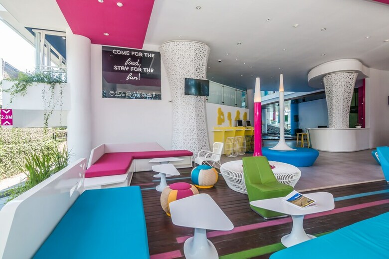 Hotel Zen Premium Kuta Raya