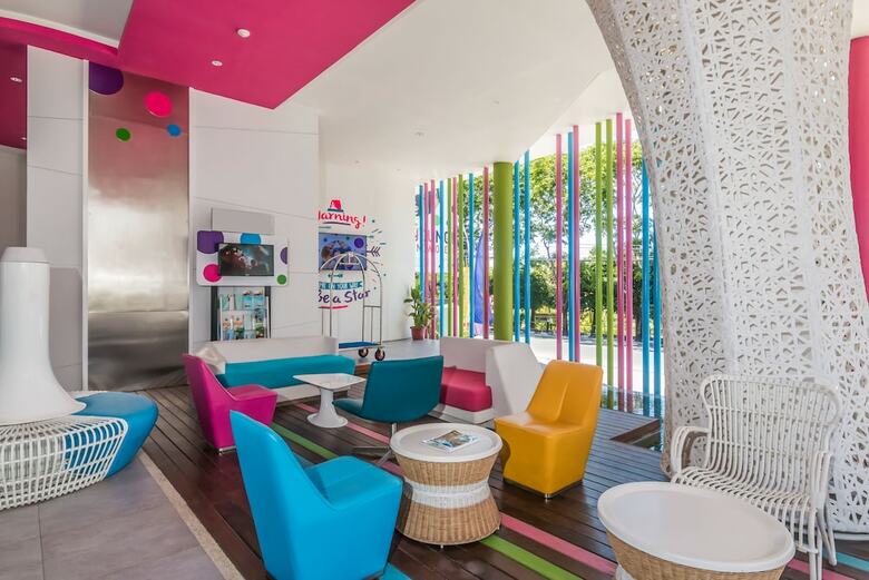 Hotel Zen Premium Kuta Raya