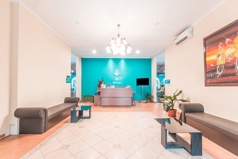 Capital O 1662 Ole Suites Hotel