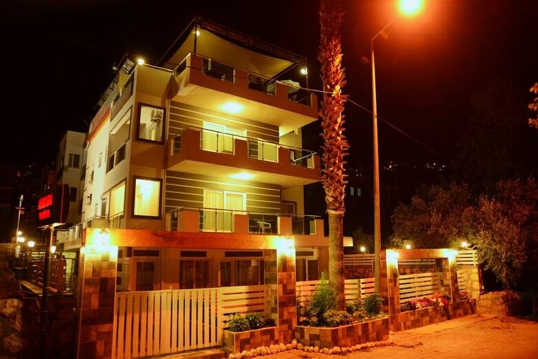 Neruda Pension