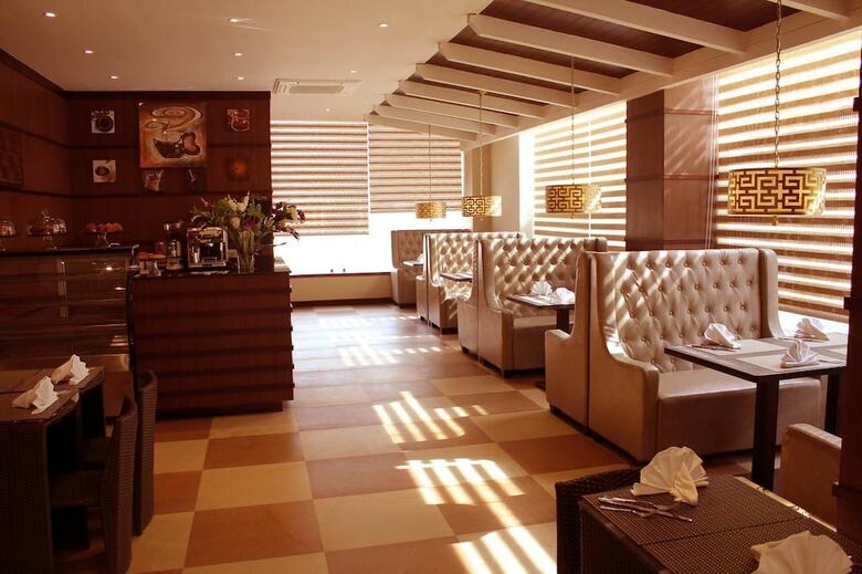 Ariya Hotel