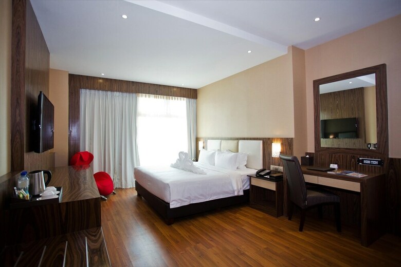 Vouk Hotel Suites