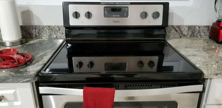 New Kingston Guest Apartment At Donhead