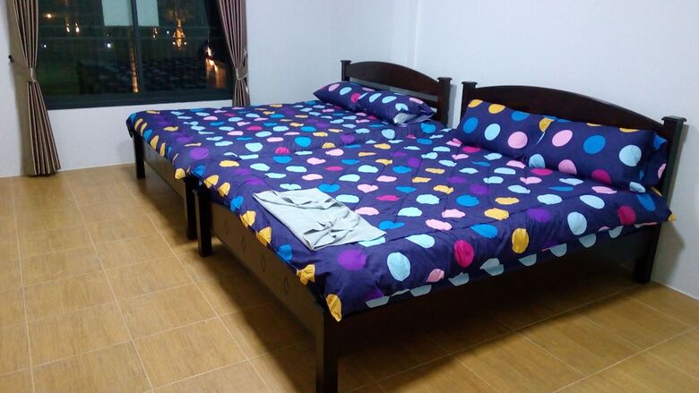 Hostal Suratthani Airport Hostel