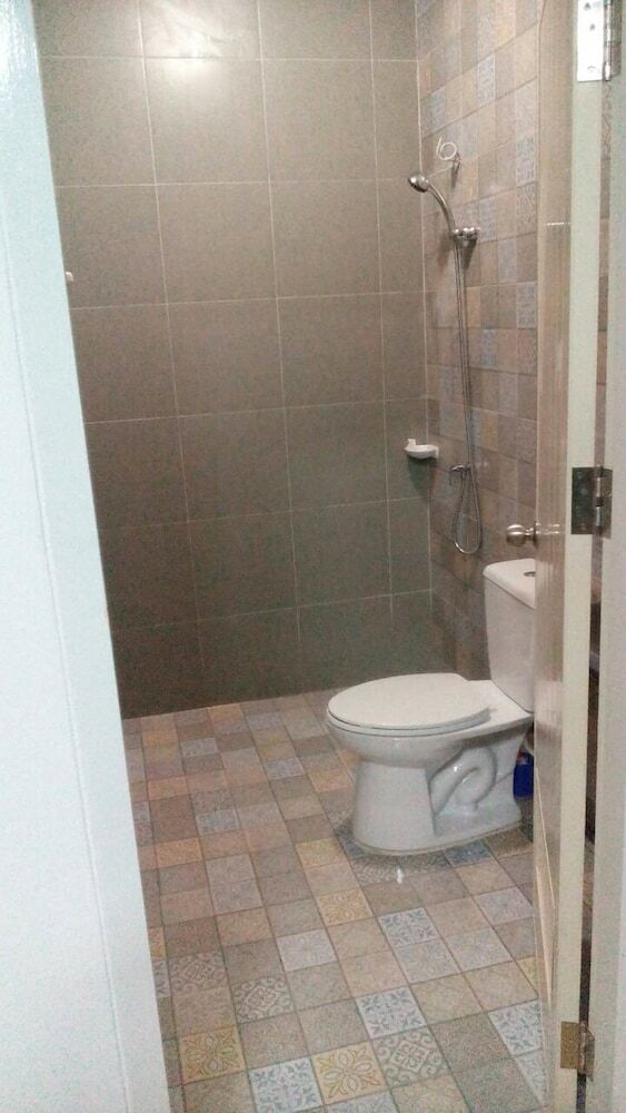 Hostal Suratthani Airport Hostel
