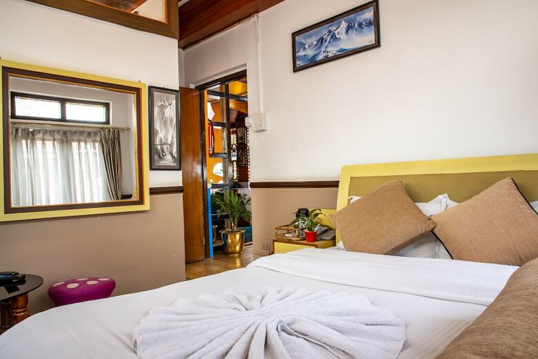 Shangri-la Boutique Hotel