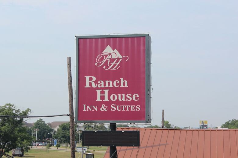 Motel Ranch House Inn And Suites