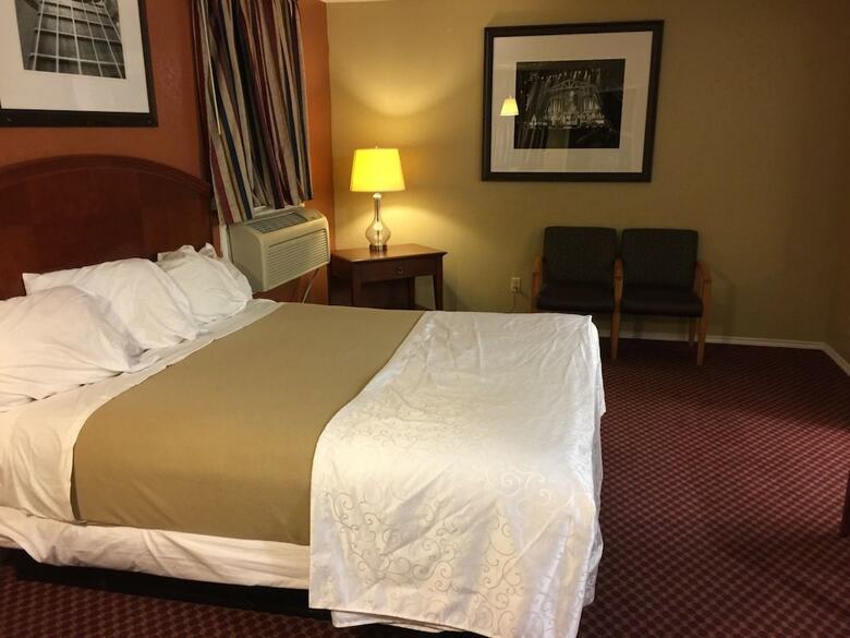 Motel Ranch House Inn And Suites
