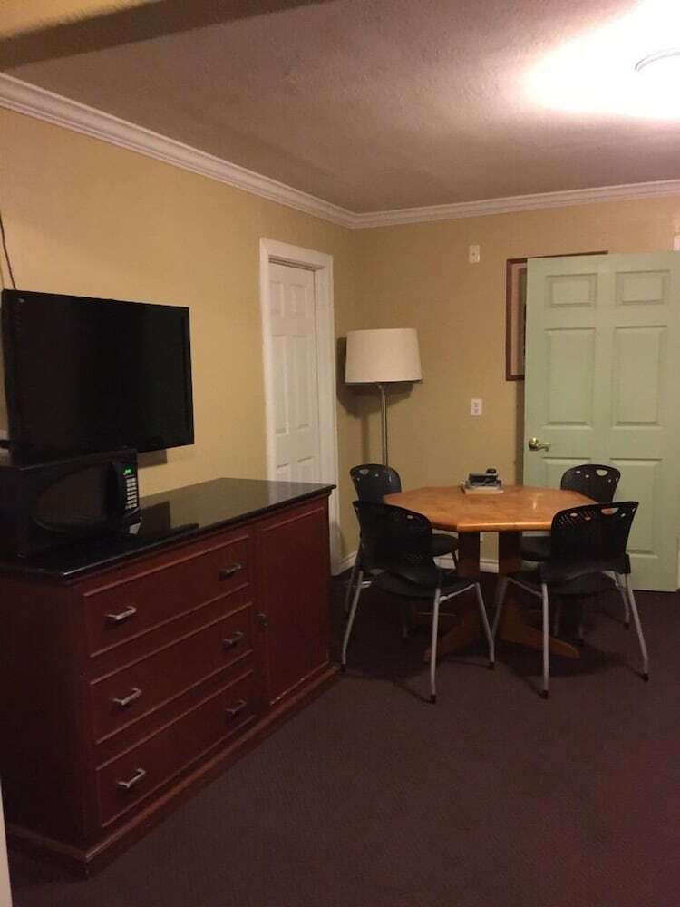 Motel Ranch House Inn And Suites