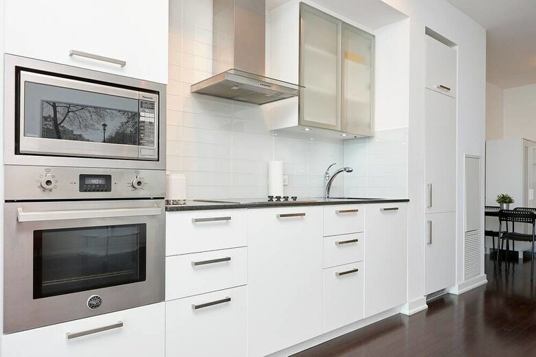 New One Bedroom Condo Downtown-cn Tower