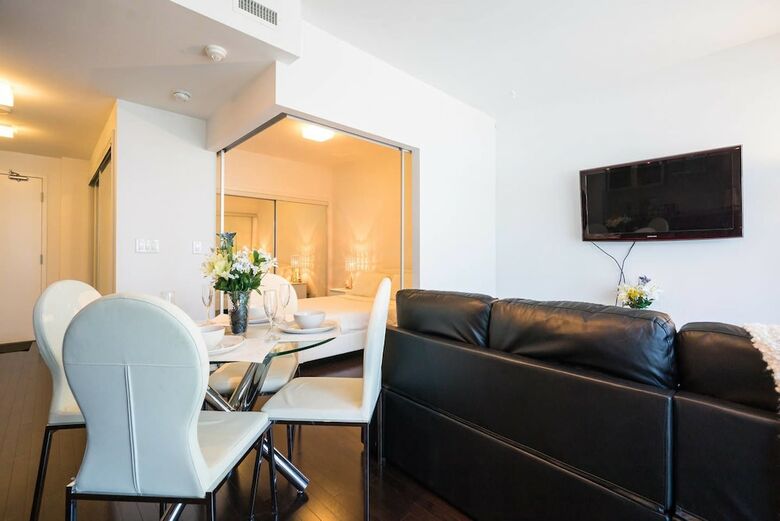 New One Bedroom Condo Downtown-cn Tower