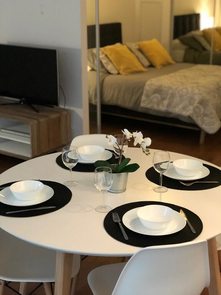 New One Bedroom Condo Downtown-cn Tower