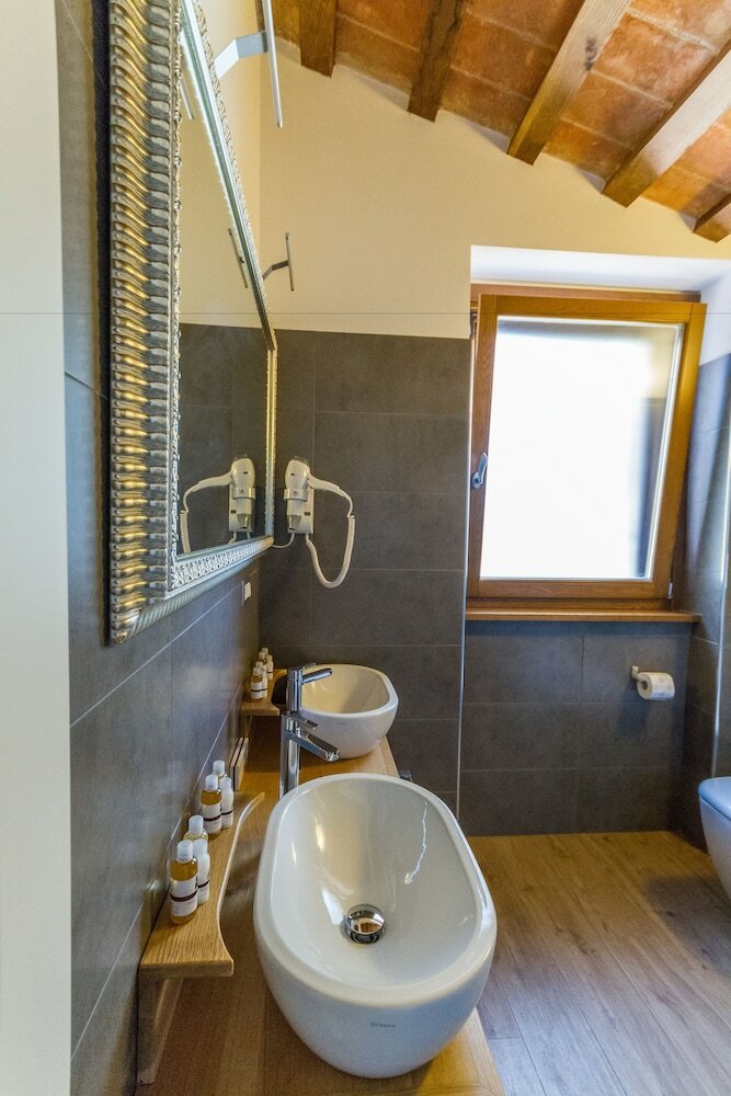 Agroturismo Tenuta Borgo Santa Cecilia