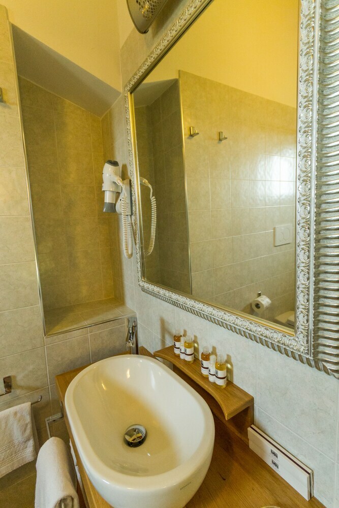 Agroturismo Tenuta Borgo Santa Cecilia