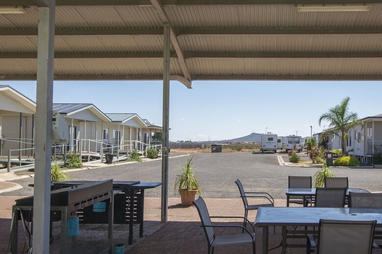 Apartamentos Sundowner Cabin And Tourist Park