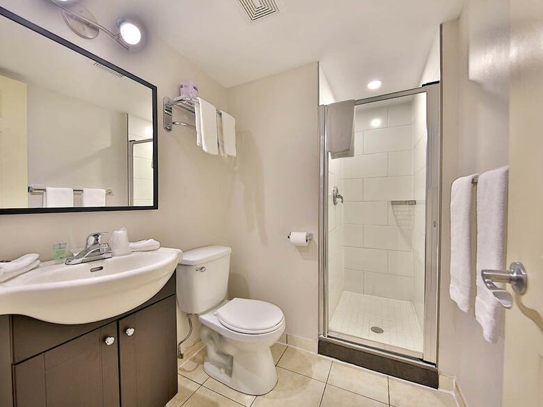 Hotel H�tel Newstar Montr�al