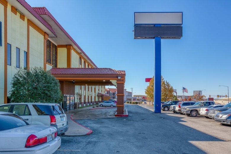 Hotel Tulsa I-44 Midtown