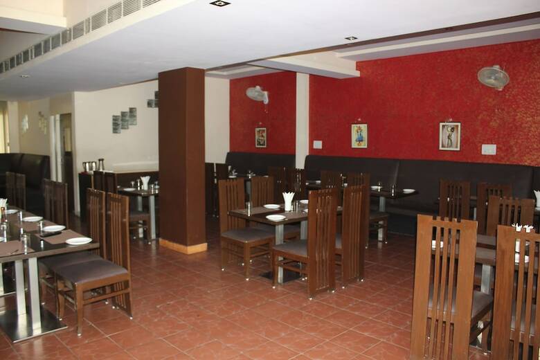 Hotel Savi Regency