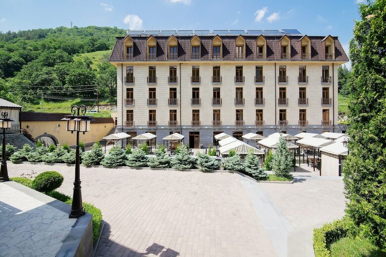 Elegant Hotel & Resort