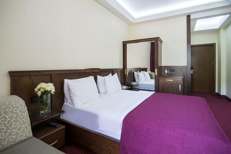 Elegant Hotel & Resort