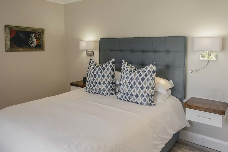 Hotel Admiralty Beach House